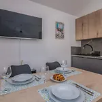 Apartment Tries 5 With Heated Pool And Sea View *
