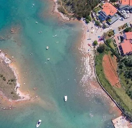 Tries 5 With Heated Pool And Sea View