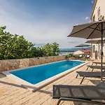 Tries 5 With Heated Pool And Sea View * كليمنو